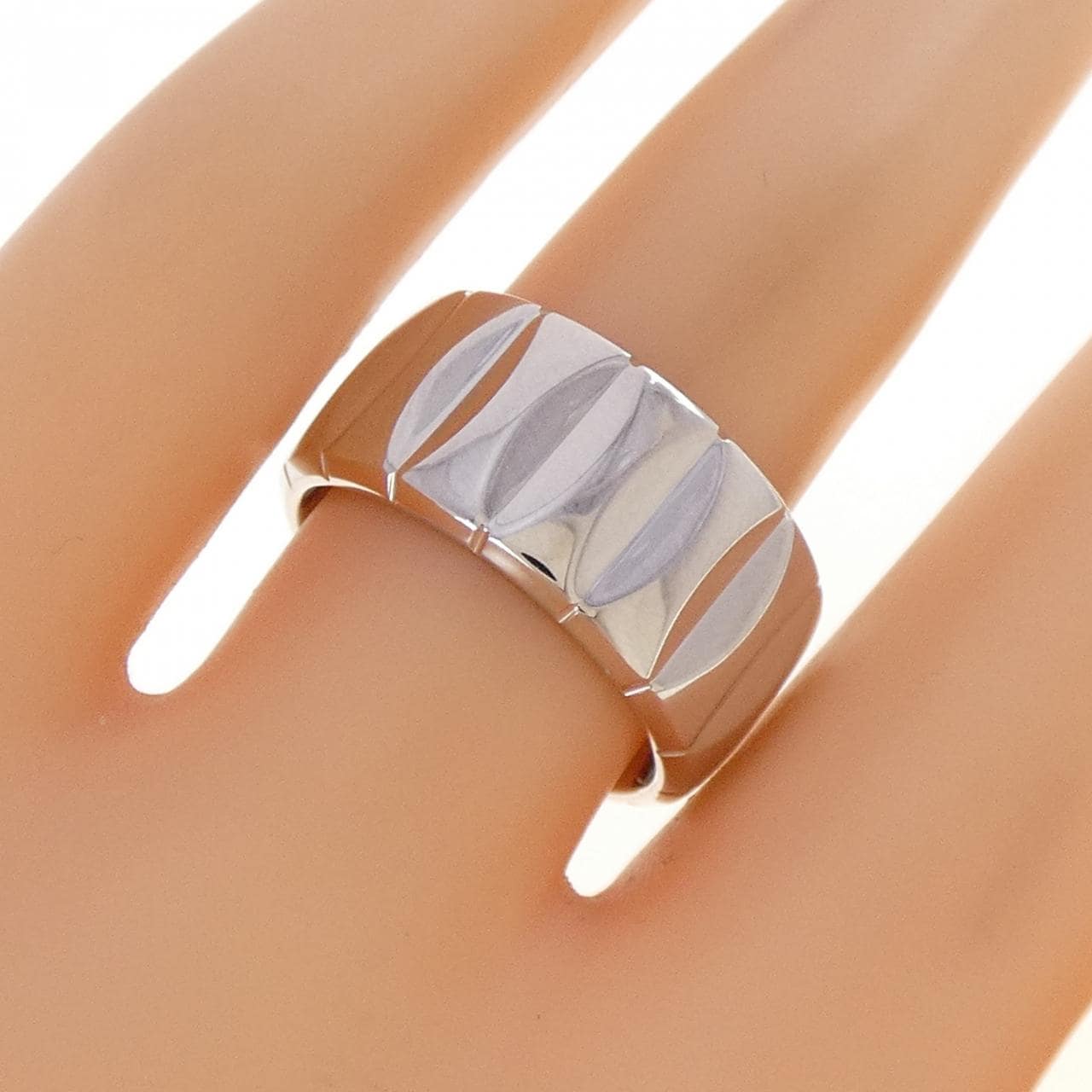 ブシュロン 750WG リング