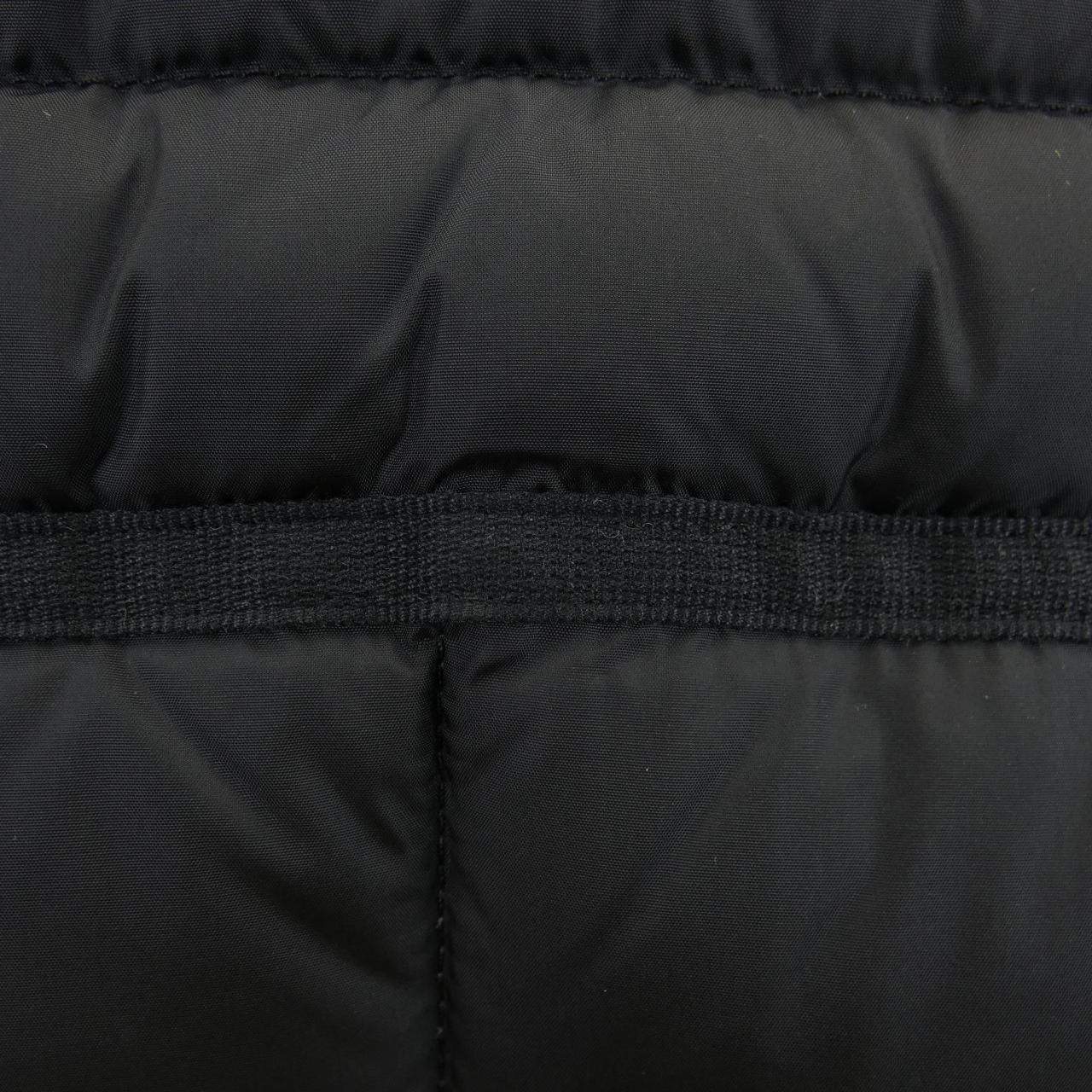 モンクレール MONCLER ダウンジャケット