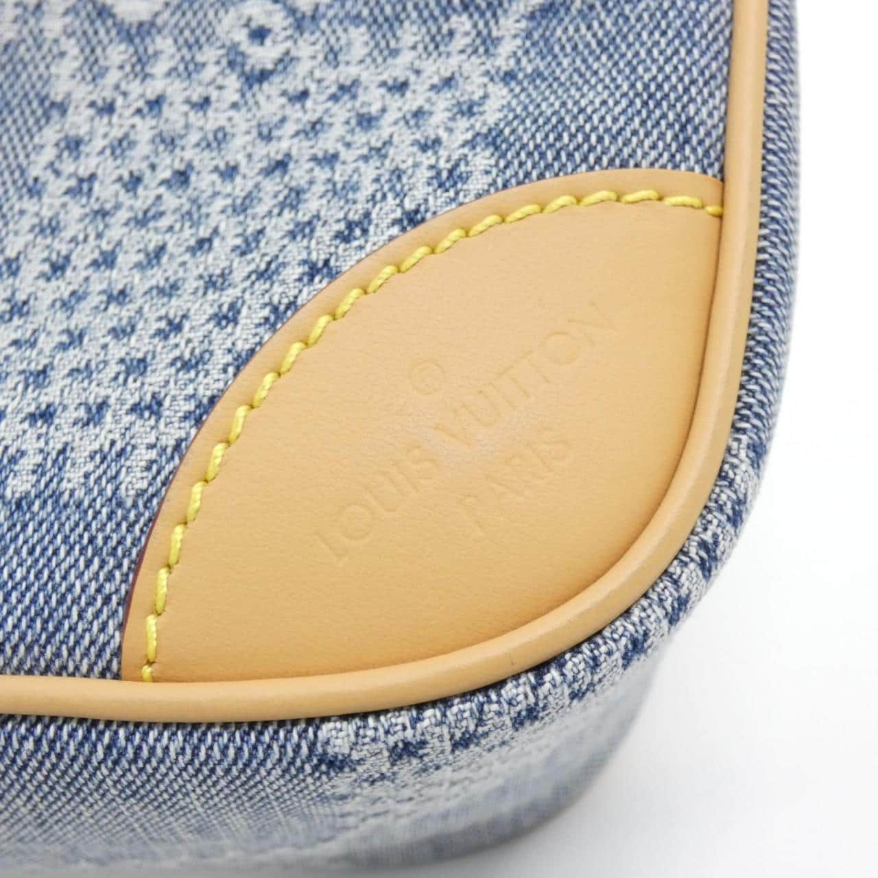 LOUIS VUITTON Damier Denim 3D Chess Messenger N40706 单肩包