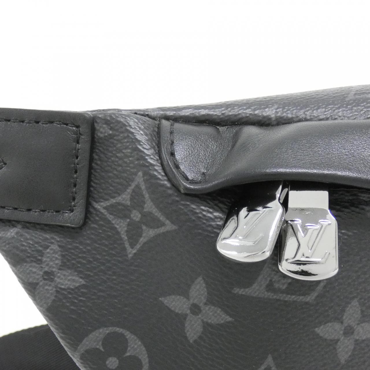 LOUIS VUITTON Monogram Eclipse Discovery Bumbag PM M46035 Shoulder Bag