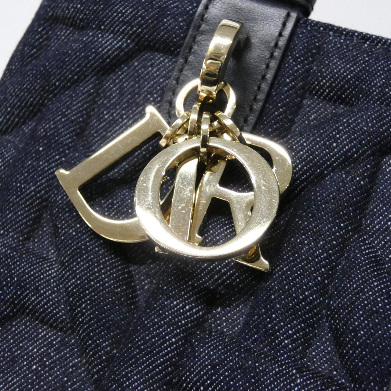 クリスチャンディオール ディオール トゥジュール ミディアム M2821ODCZ バッグ