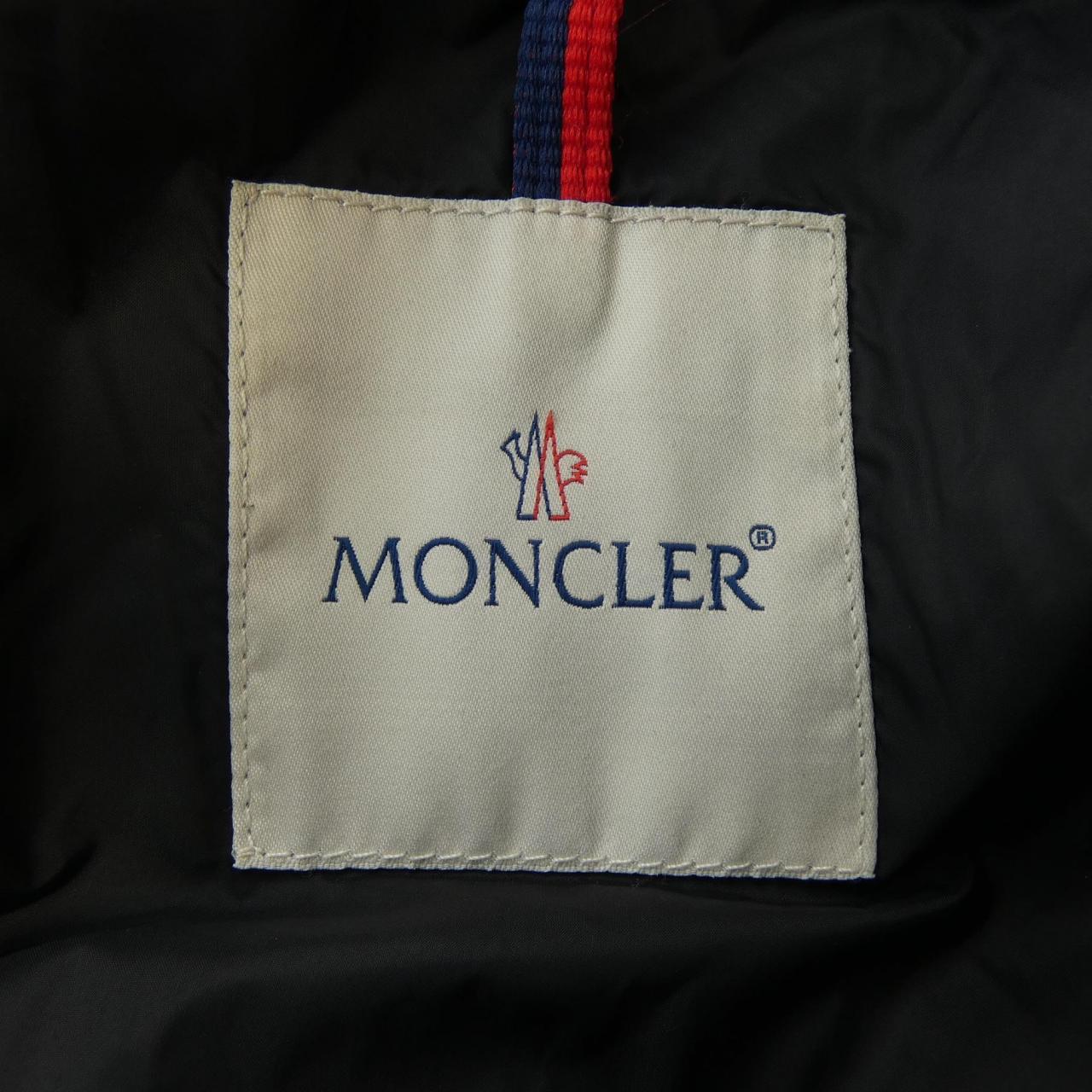 モンクレール MONCLER ダウンジャケット