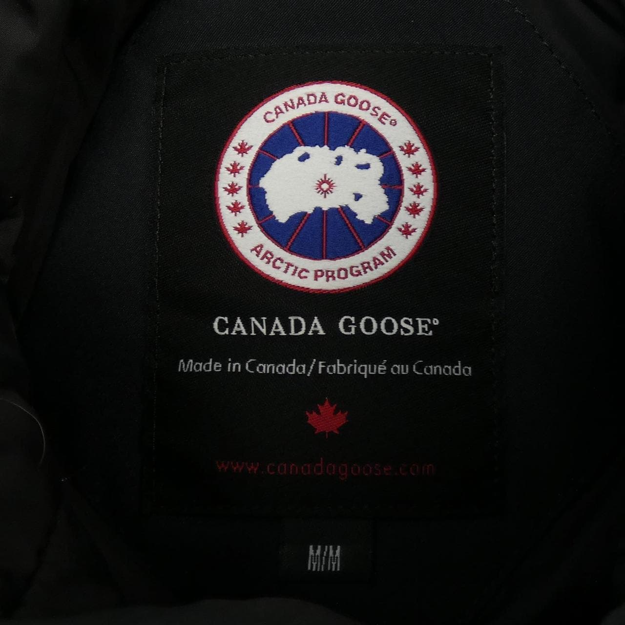 加拿大鹅CANADA GOOSE羽绒服