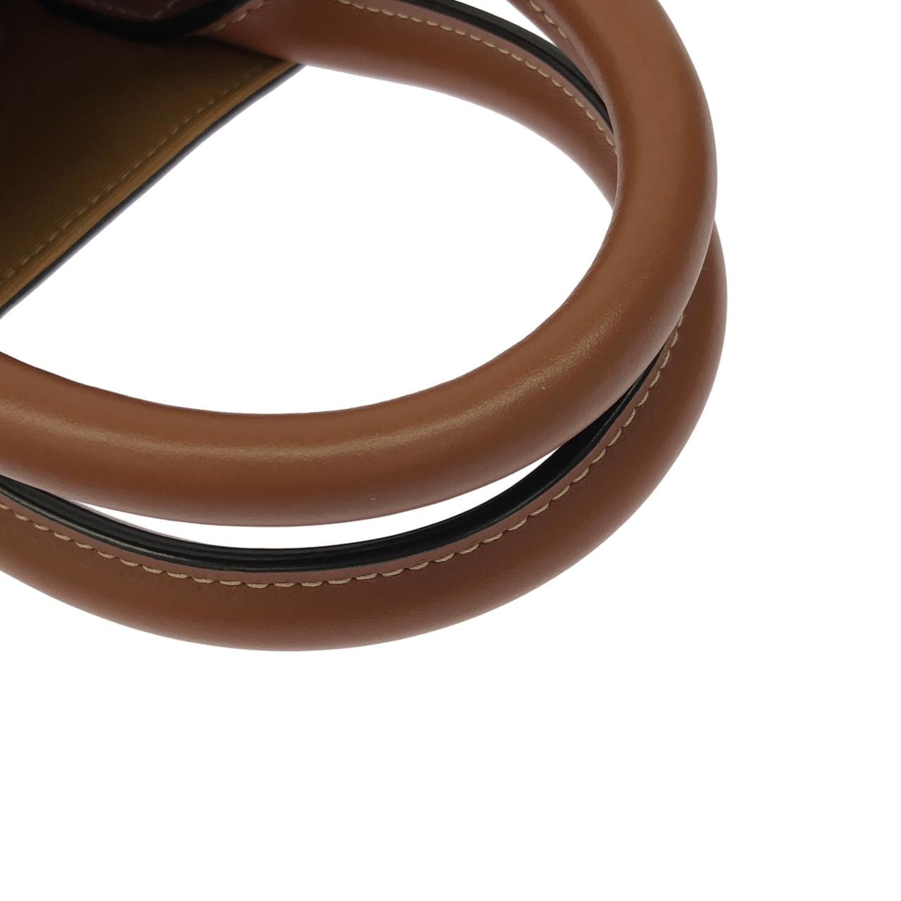 セリーヌ ミニ バーティカル カバ 194372BZK バッグ