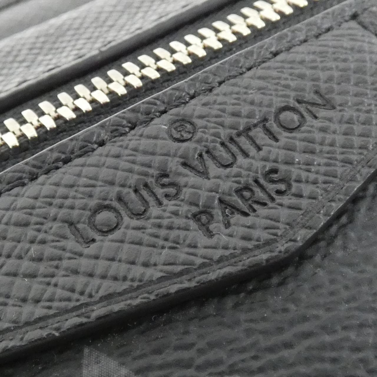 LOUIS VUITTON Taiga Rama 腰包戶外 M30245 肩背包