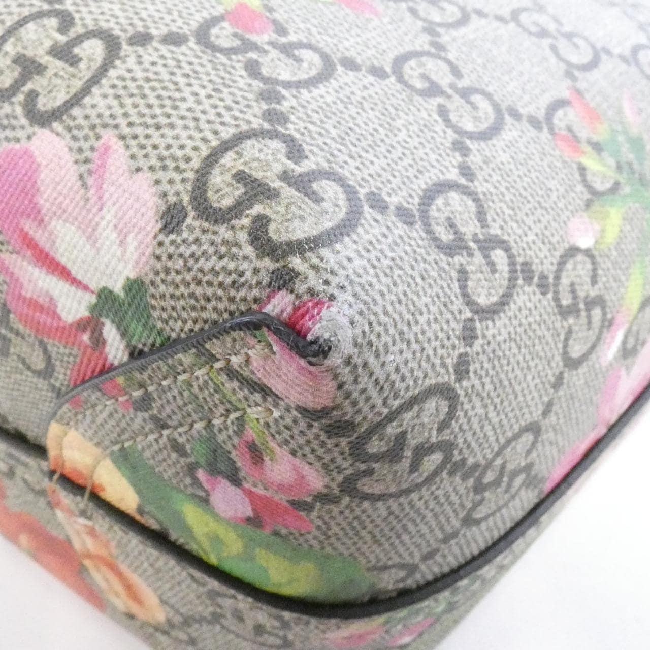 グッチ 372613 CU710 バッグ