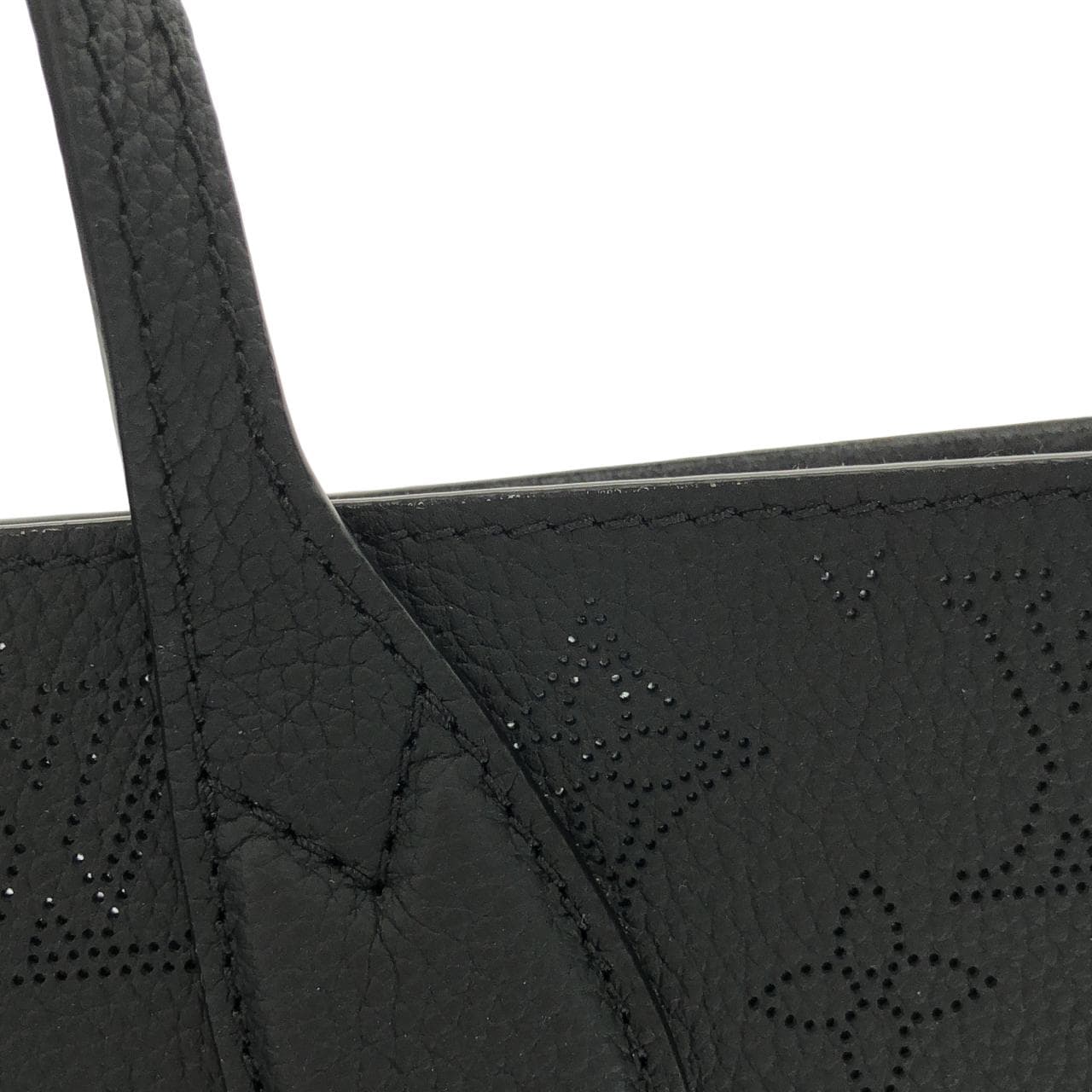 ルイヴィトン マヒナ ブロッサム PM M21848 バッグ