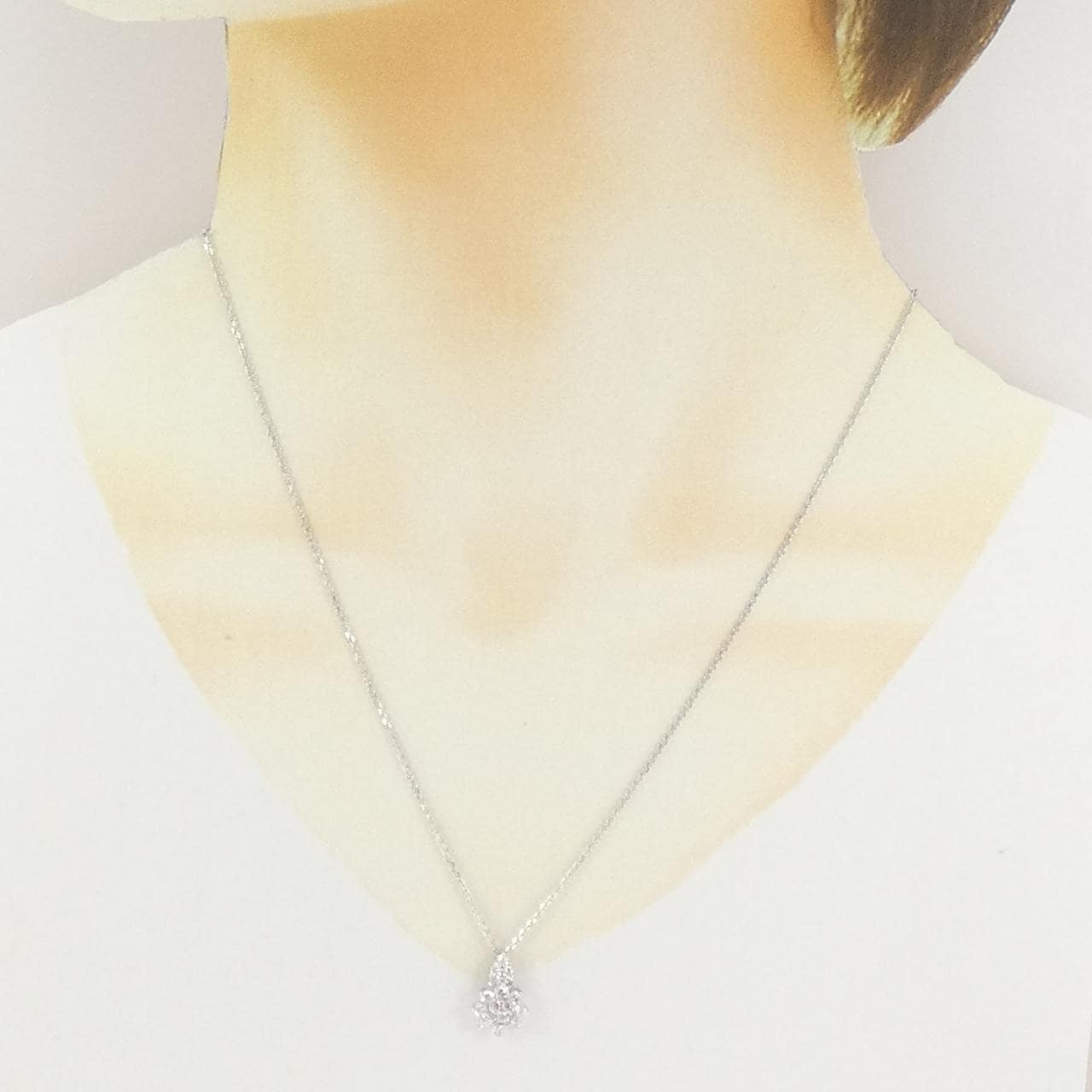 K18WG フラワー ピンクダイヤモンド ネックレス 0.12CT