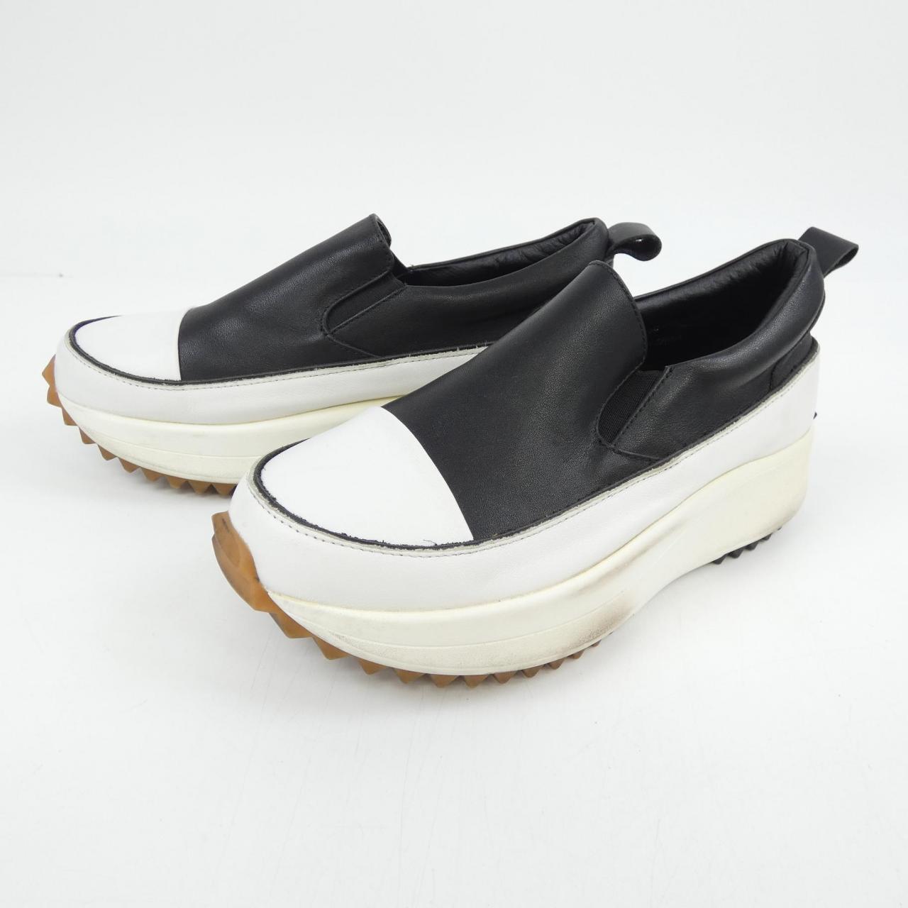 BEARDSLEY スニーカー