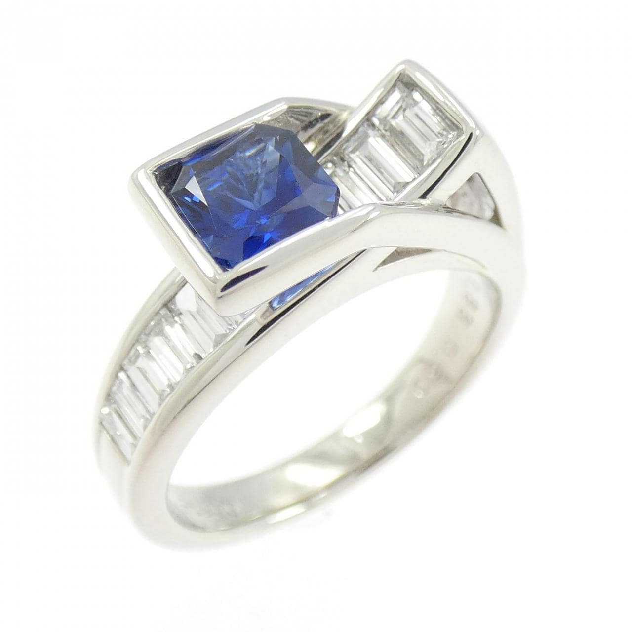 PT900 サファイヤ リング 0.88CT