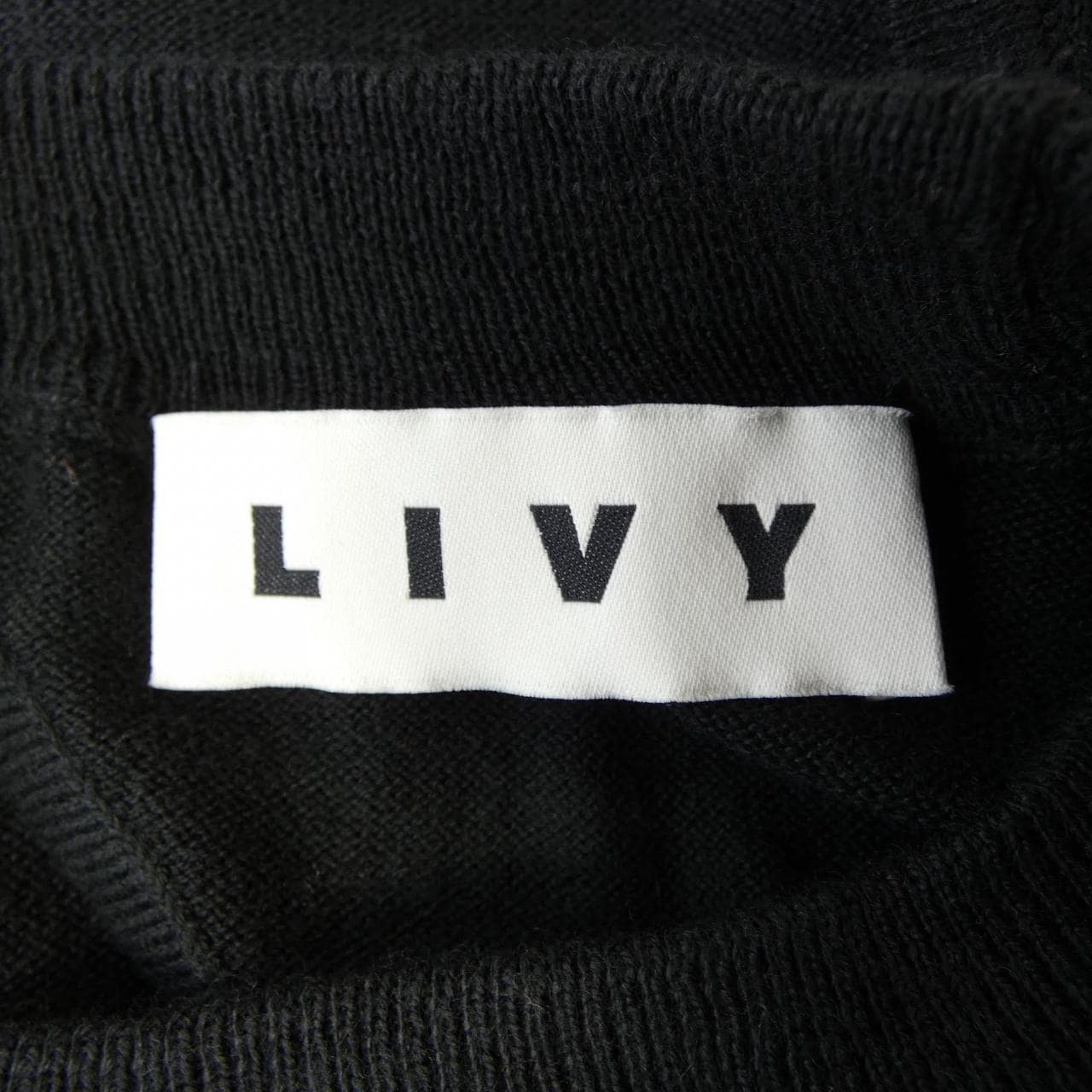 LIVY ニット