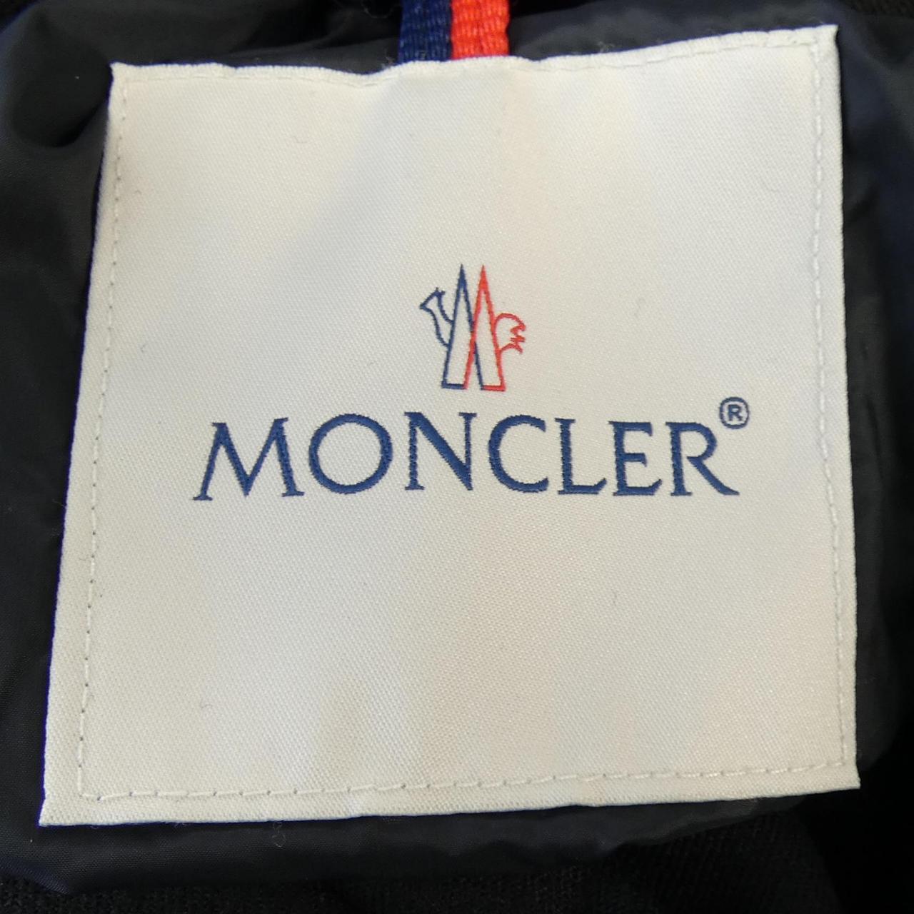 モンクレール MONCLER ダウンジャケット