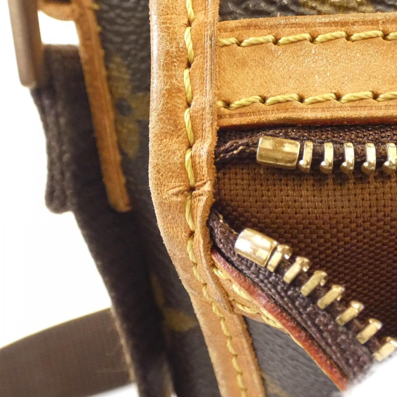 LOUIS VUITTON Monogram Messenger PM M40106 Shoulder Bag