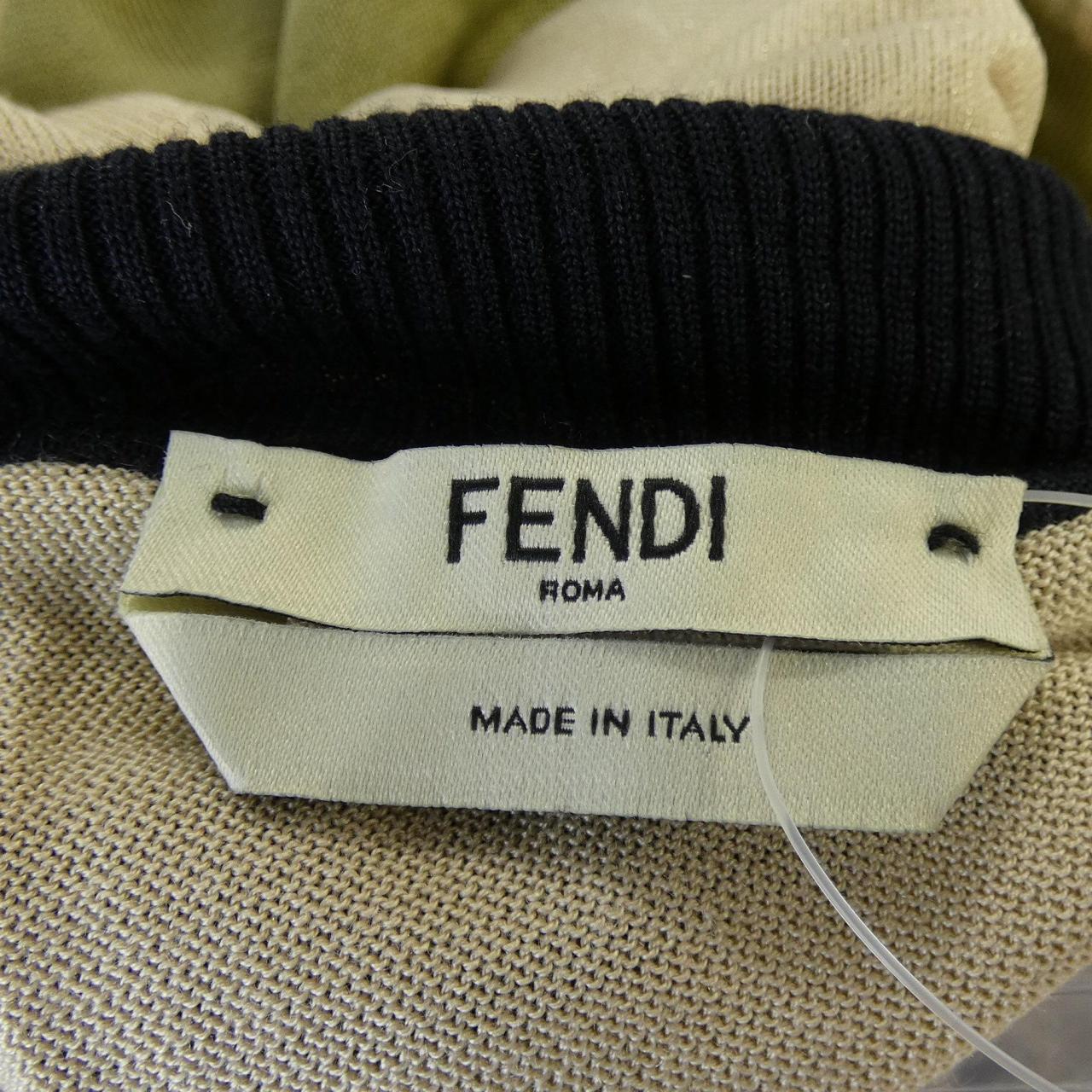 フェンディ FENDI FZYS08 A7U7 トップス