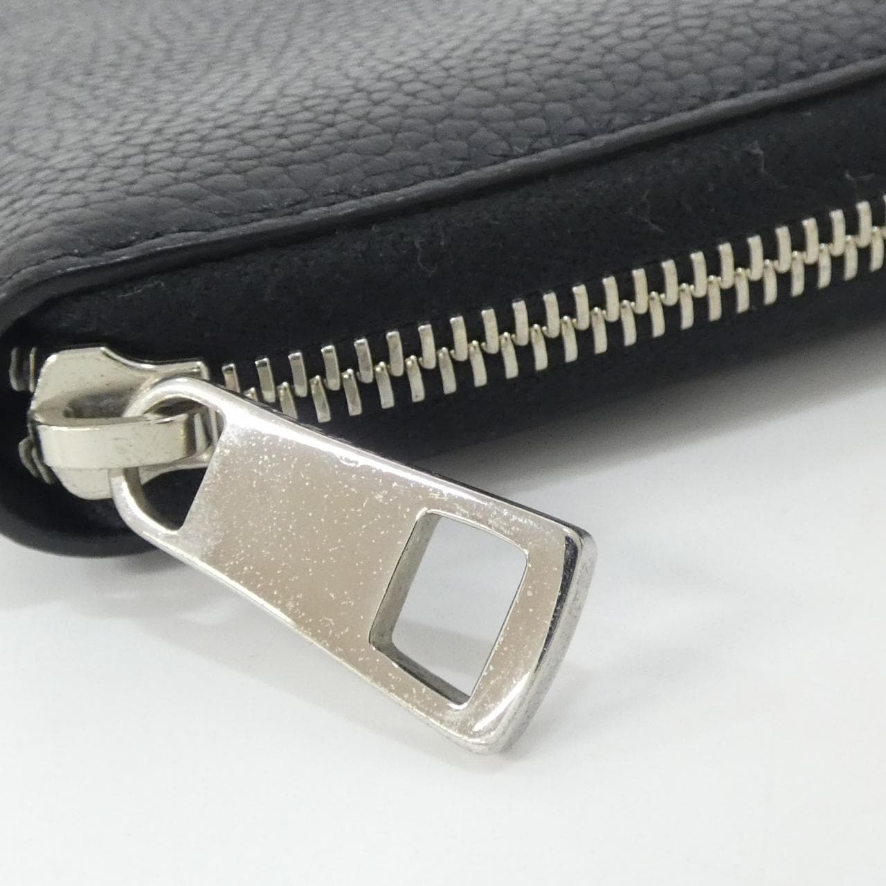 グッチ 473928 A7MON 財布