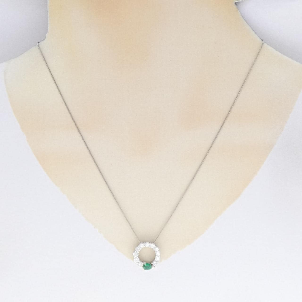 PT900/PT850 エメラルド ネックレス 0.32CT