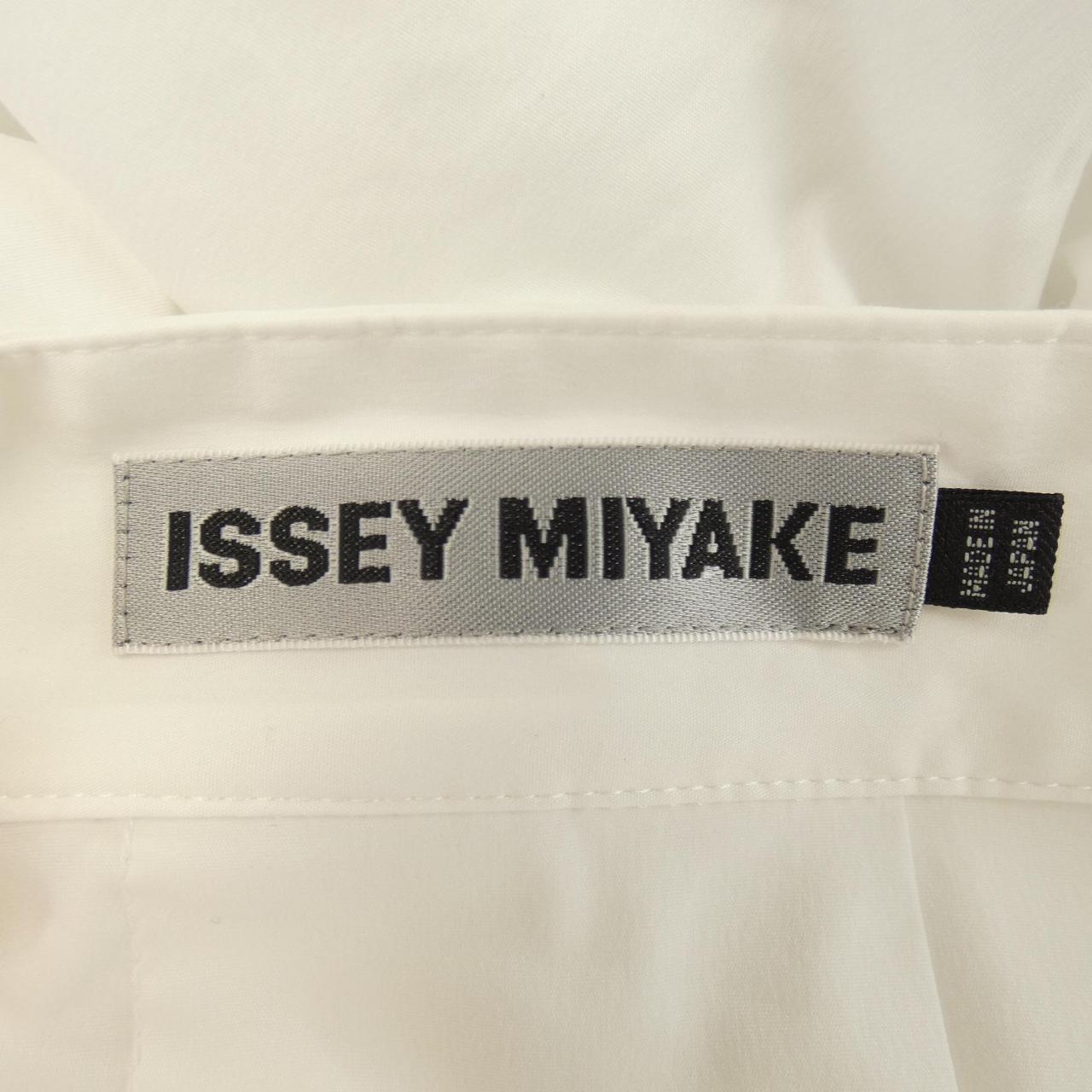 イッセイミヤケ ISSEY MIYAKE シャツ