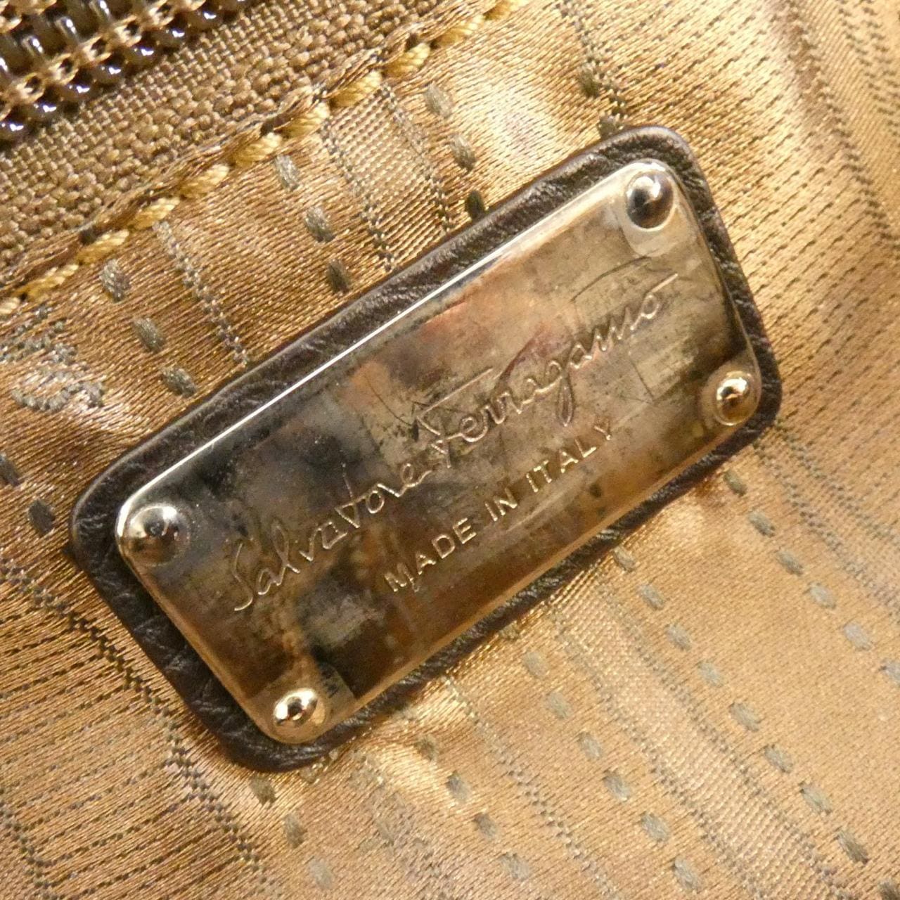 SALVATORE FERRAGAMO 21 A069 包