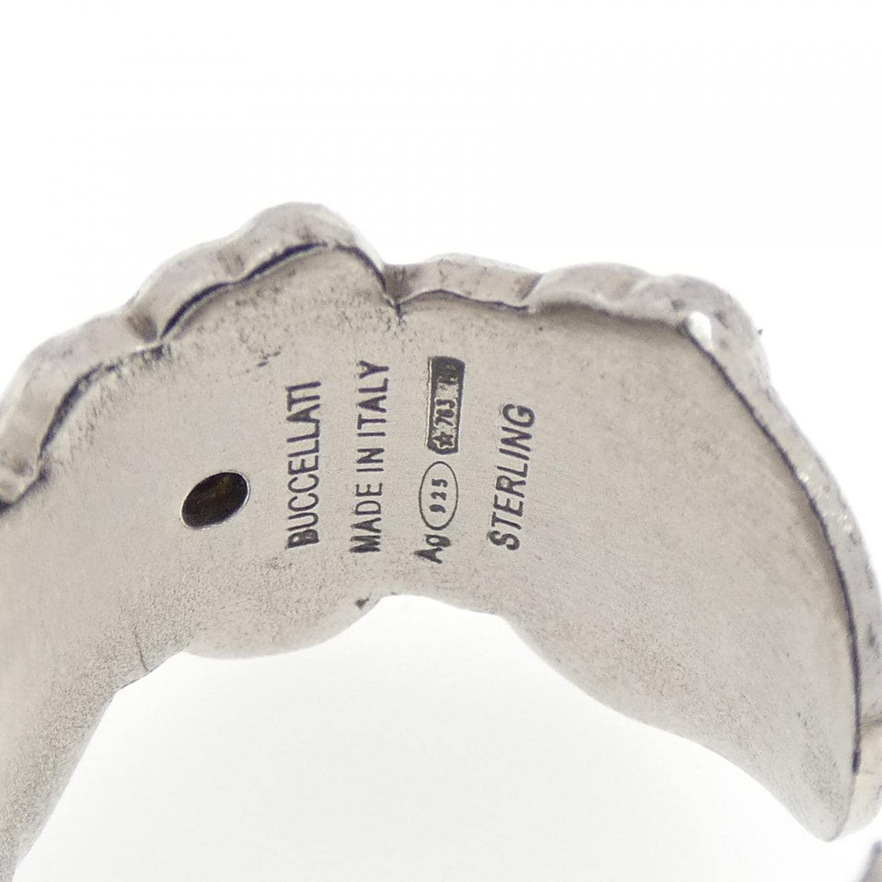 BUCCELLATI blossom ring