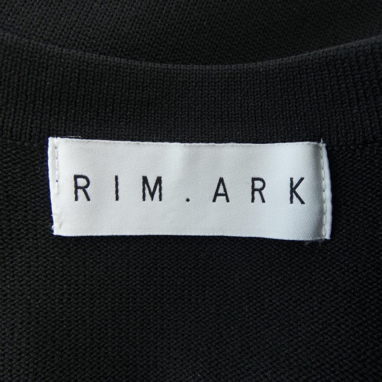 轮边圆弧RIM.ARK连衣裙
