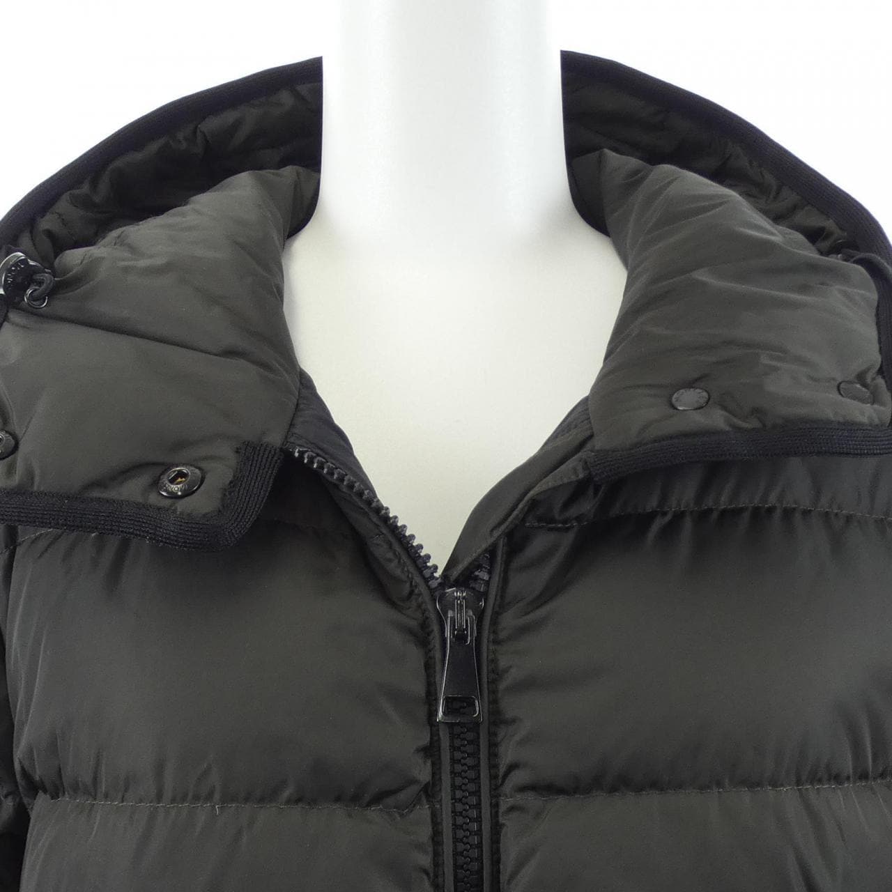 モンクレール MONCLER BETULA ダウンジャケット