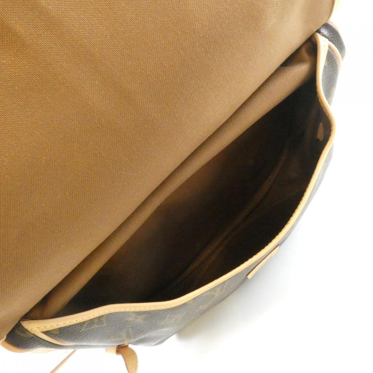ルイヴィトン モノグラム ソミュール 30cm M42256 ショルダーバッグ