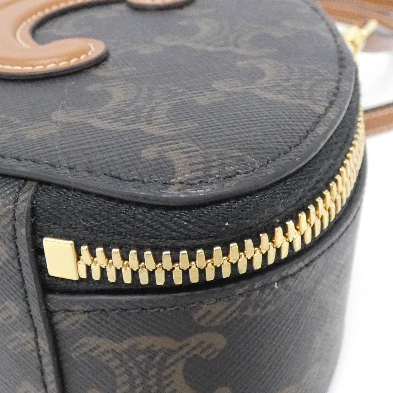 セリーヌ ハーフ ムーン ケース 10K642ECM バッグ