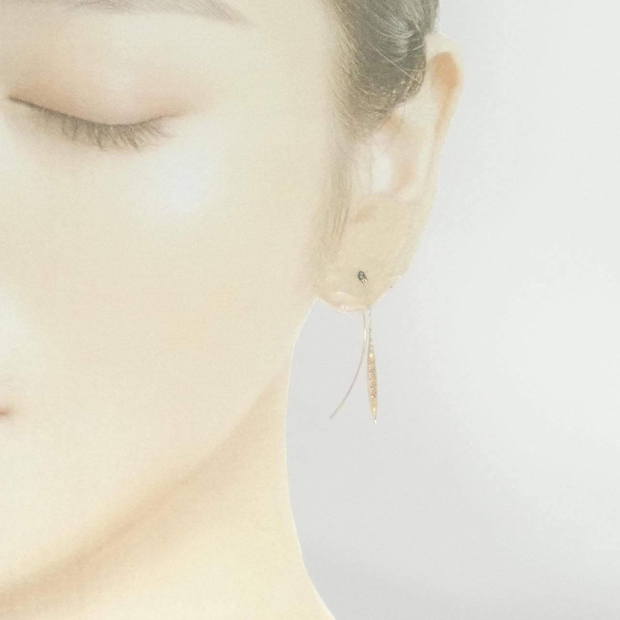 K10YG ダイヤモンド ピアス 0.04CT
