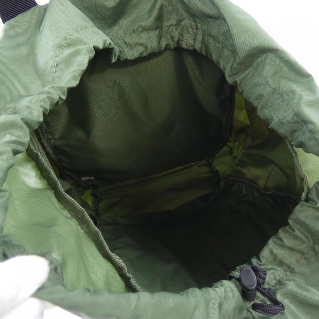 シュプリーム SUPREME WOODLAND CAMO BACKPACK