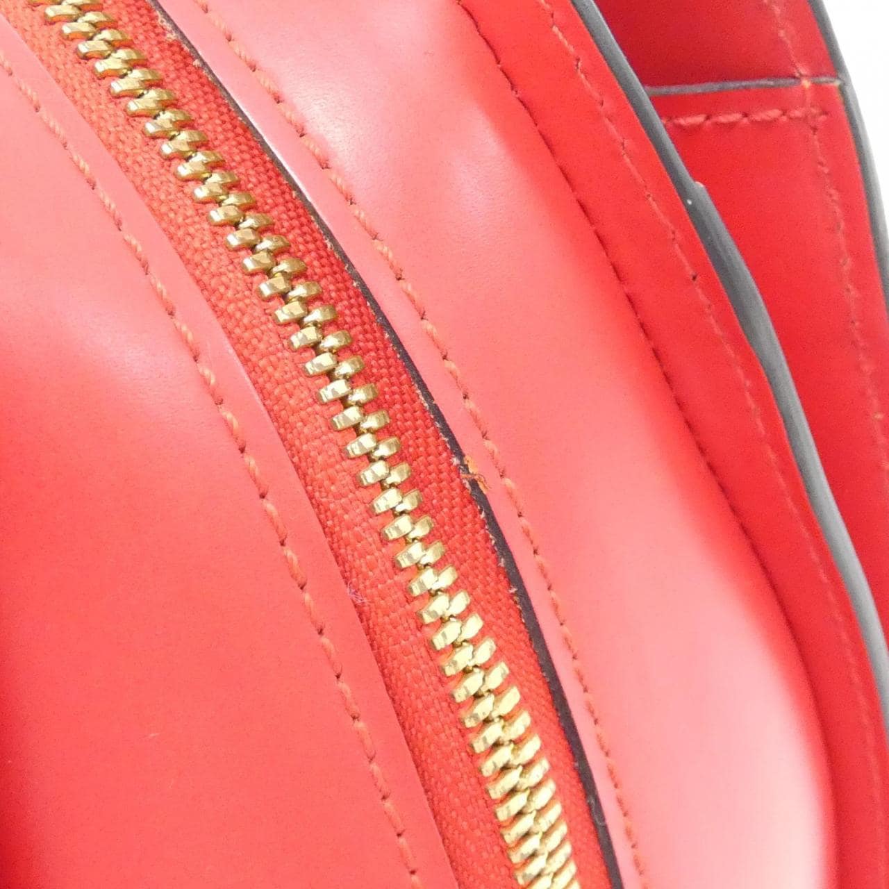 ルイヴィトン エピ ポンヌフ M52057 バッグ