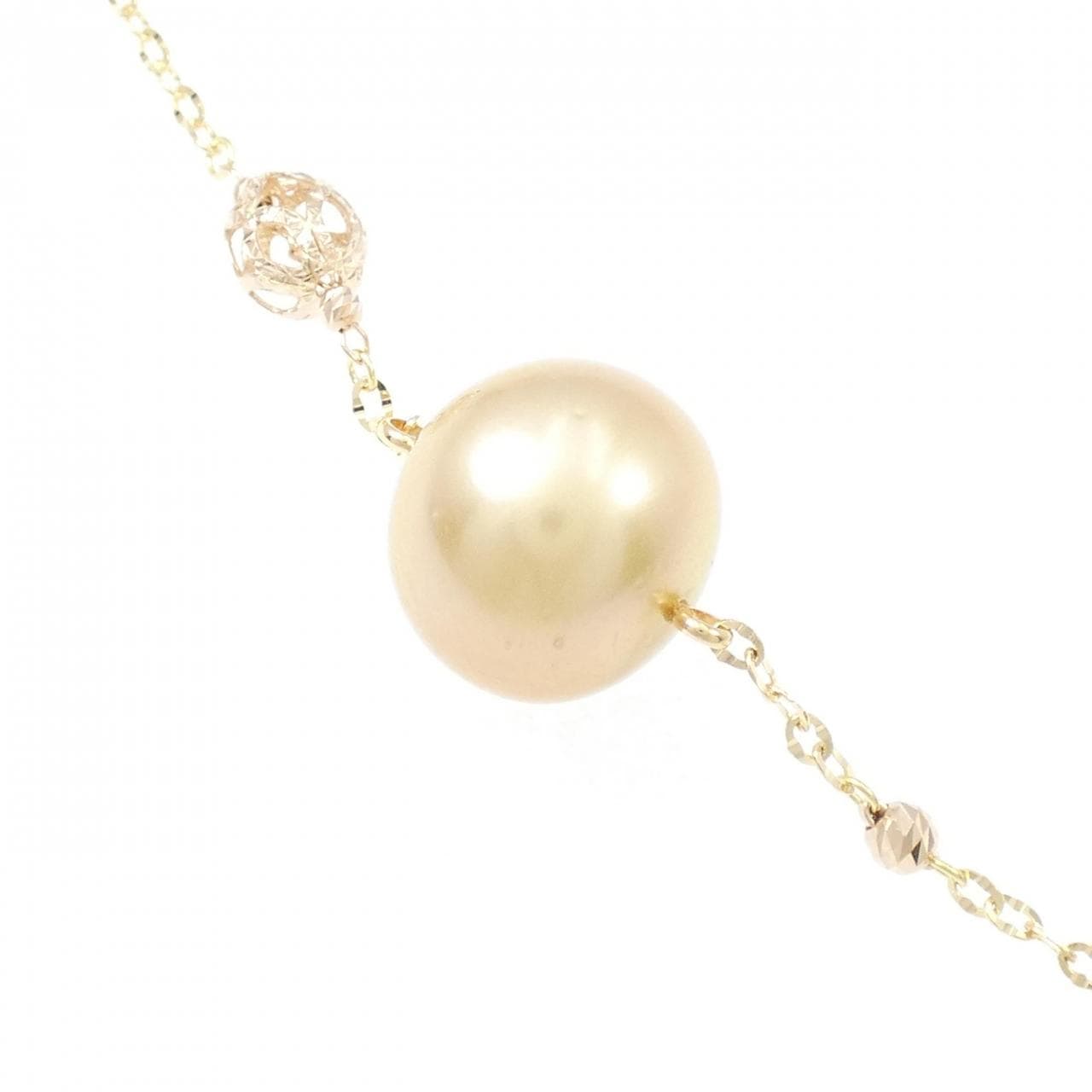 K18YG/K18PG White Butterfly Pearl Necklace