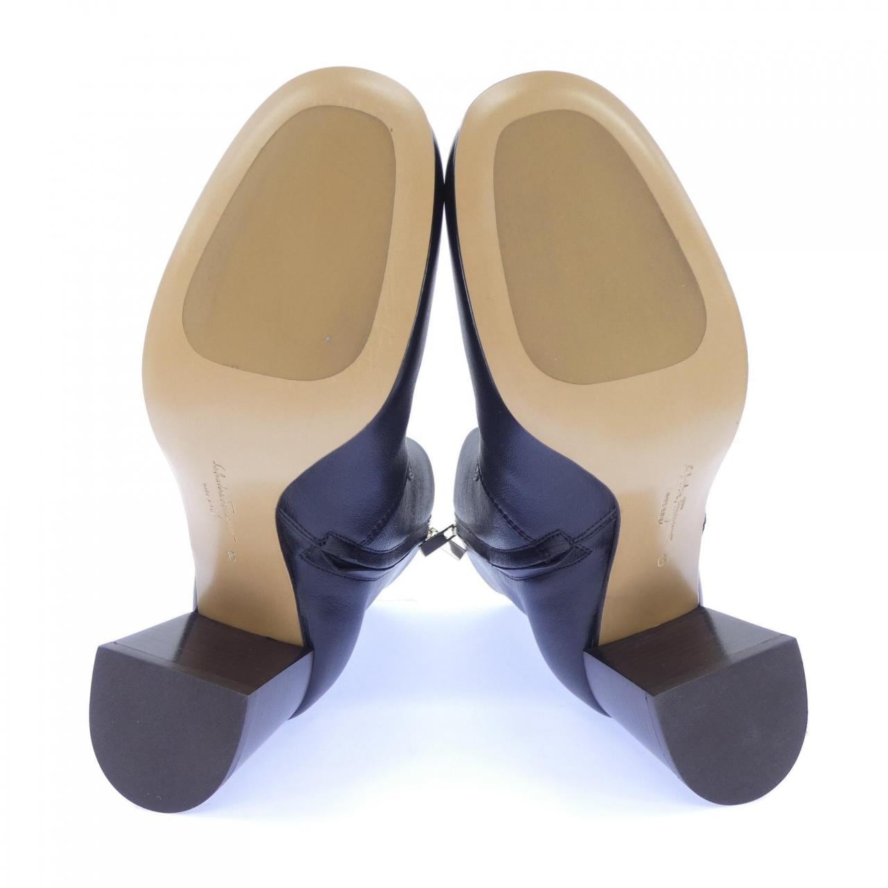 サルヴァトーレフェラガモ SALVATORE FERRAGAMO ブーツ