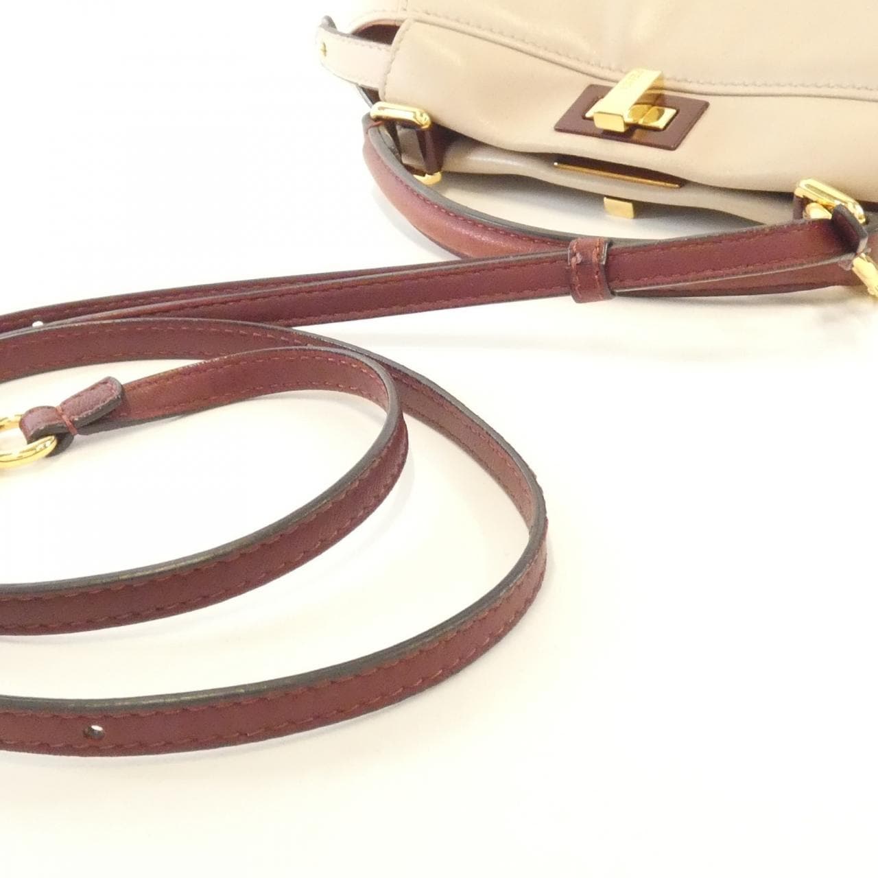 フェンディ ピーカブー ミニ 8BN244 68H バッグ