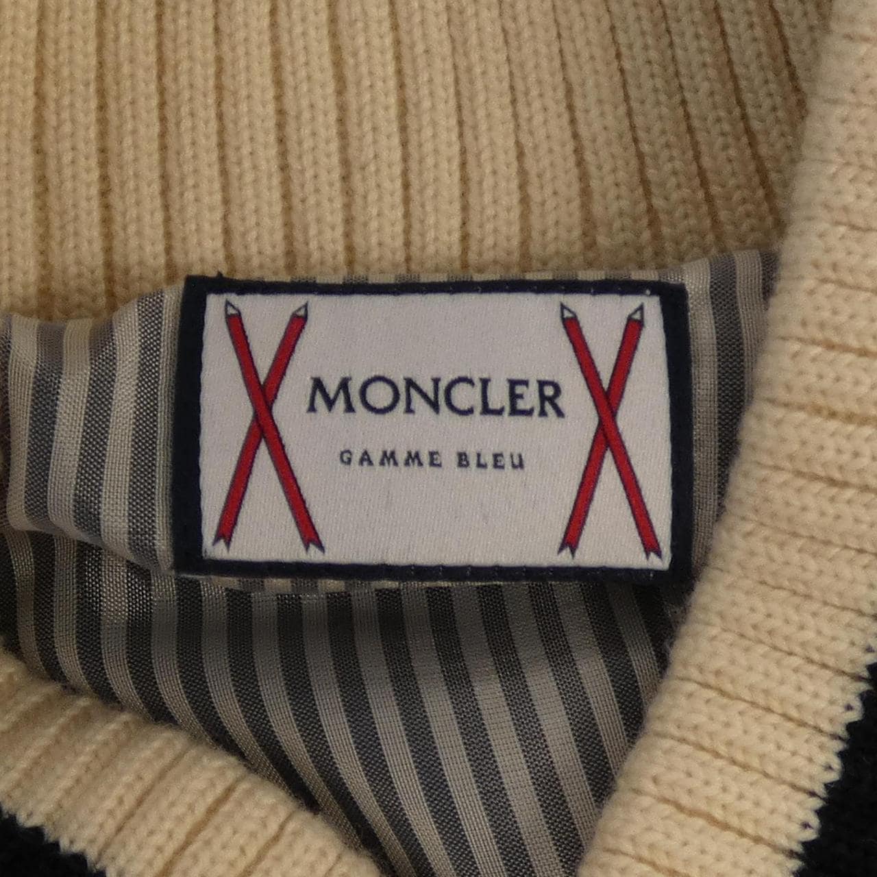 モンクレールガムブルー MONCLER GAMMEBLEU 23918409600 ダウンジャケット