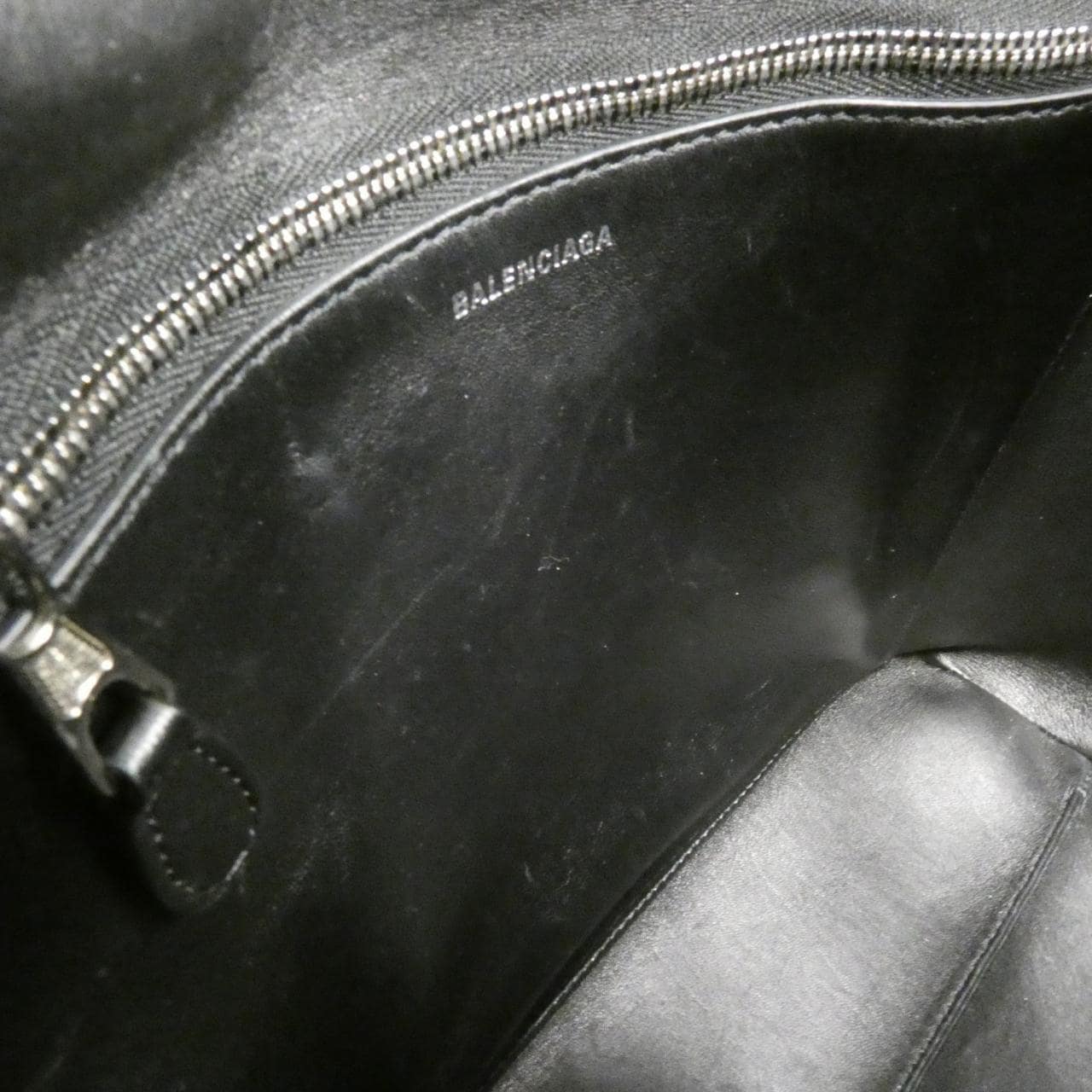 バレンシアガ エブリディ XS 581762 HSHDN バッグ