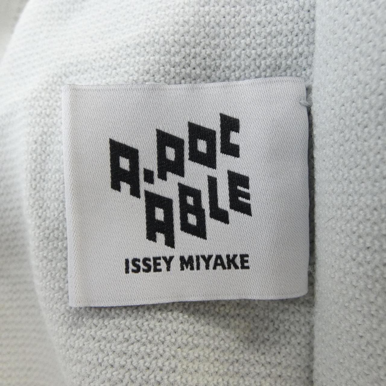 エイポックエイブルイッセイミヤケ A-POC ABLE ISSEY MIYAKE AT13KK414 トップス