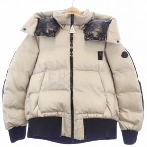 モンクレール MONCLER ダウンジャケット