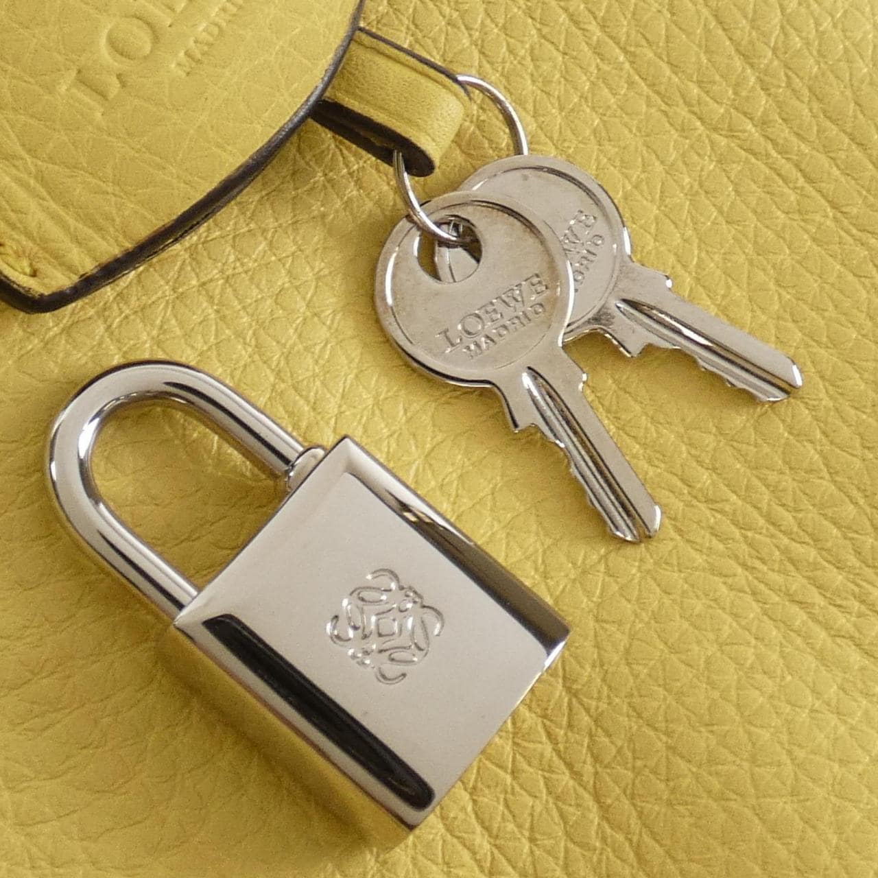 Loewe Amazona 28cm 352 45 A03 Bag