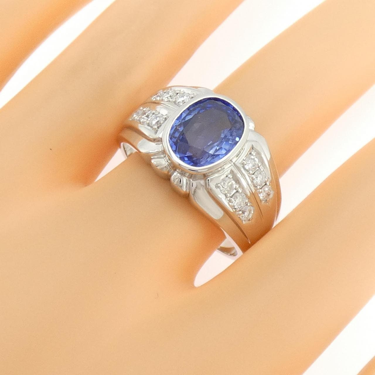 PT900 サファイヤ リング 3.80CT