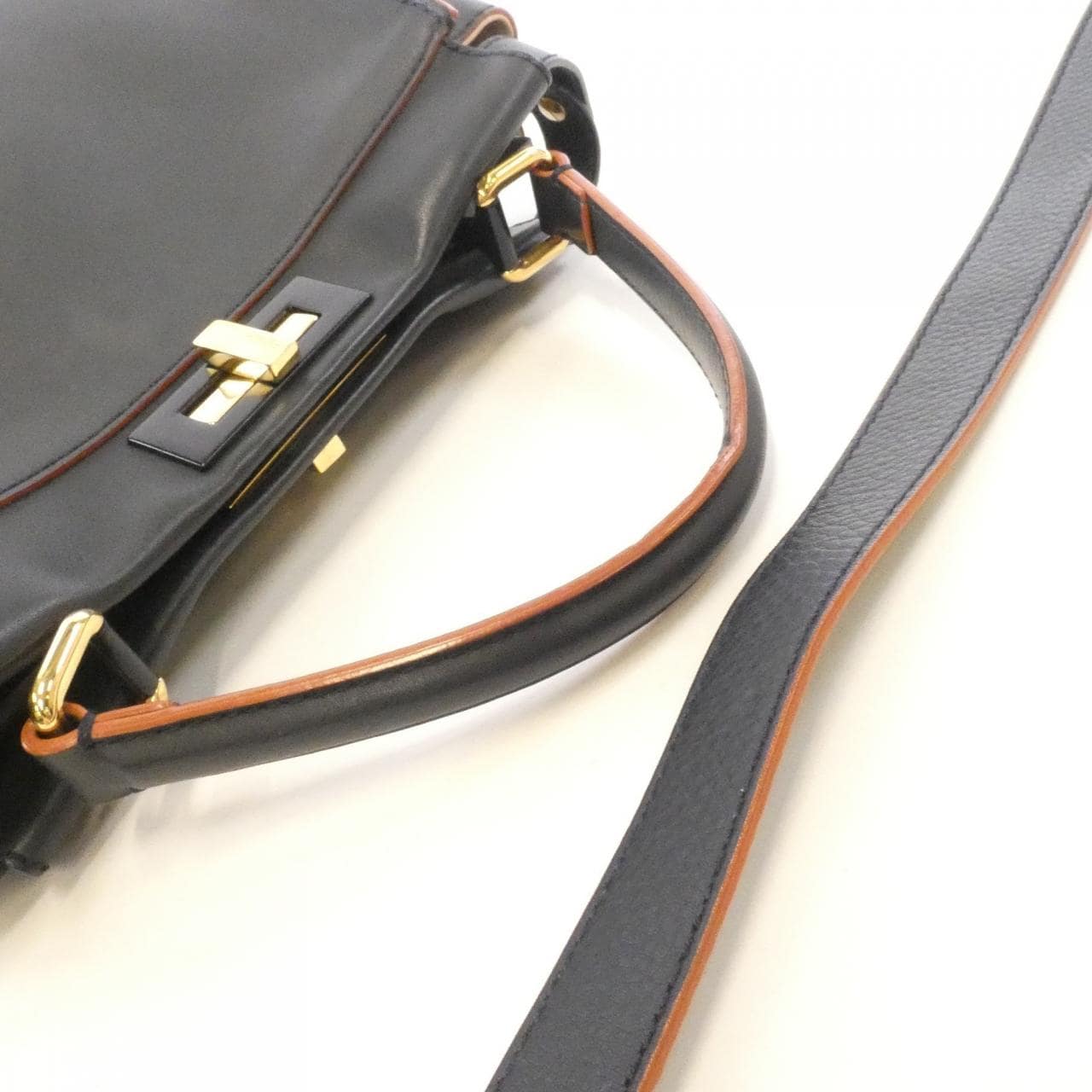 フェンディ ピーカブー 8BN290 5AV バッグ