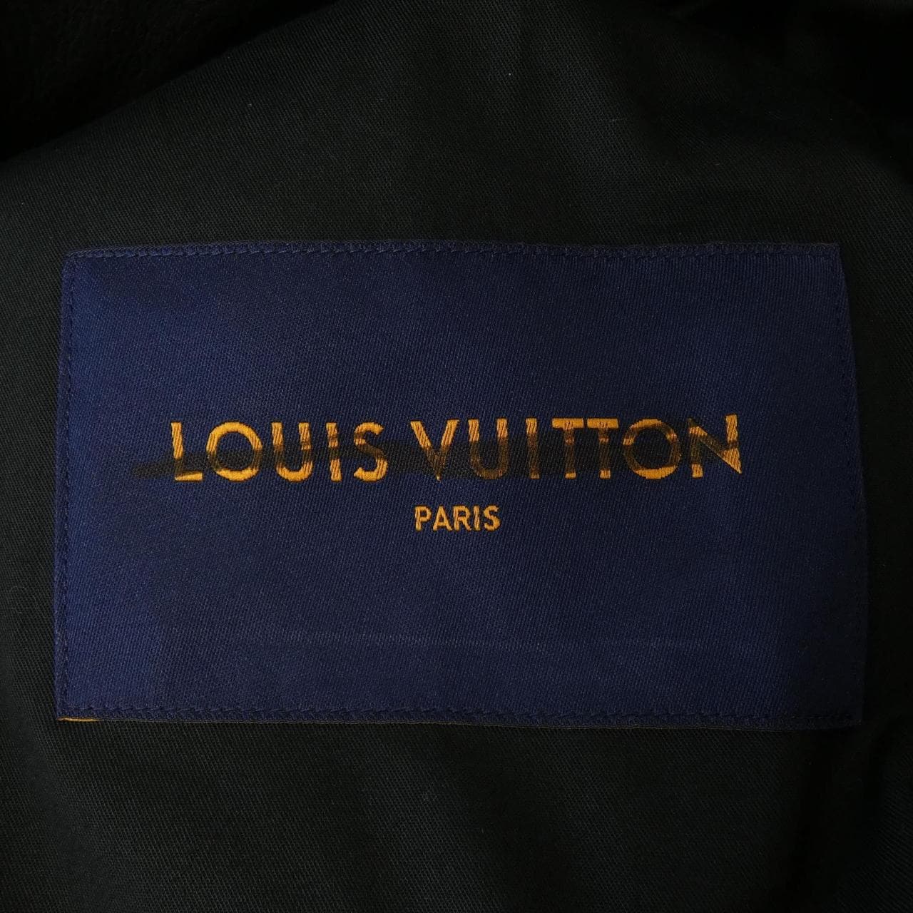 ルイヴィトン LOUIS VUITTON モノグラムエンボスユティリティジャケット HIL46EQXS レザージャケット