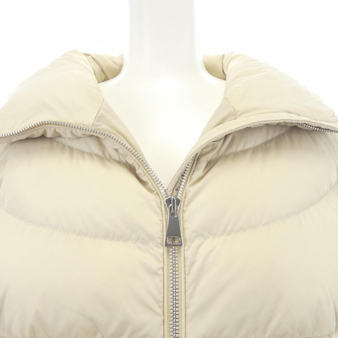 モンクレール MONCLER ダウンジャケット