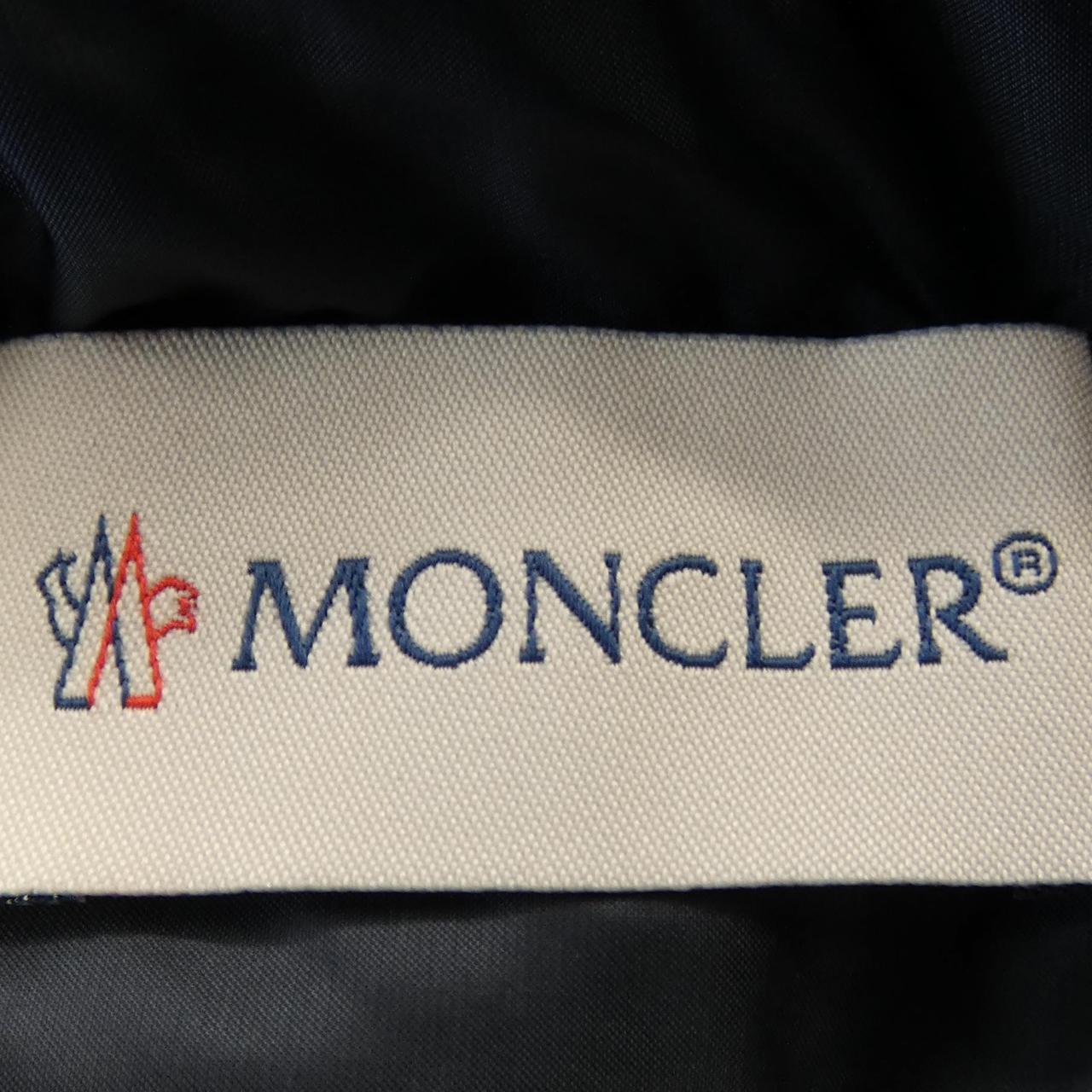 モンクレール MONCLER ダウンジャケット