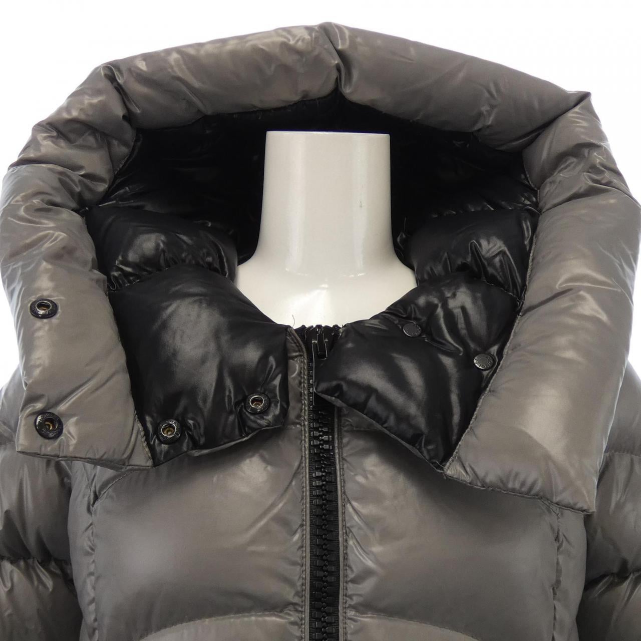 モンクレール MONCLER ダウンジャケット