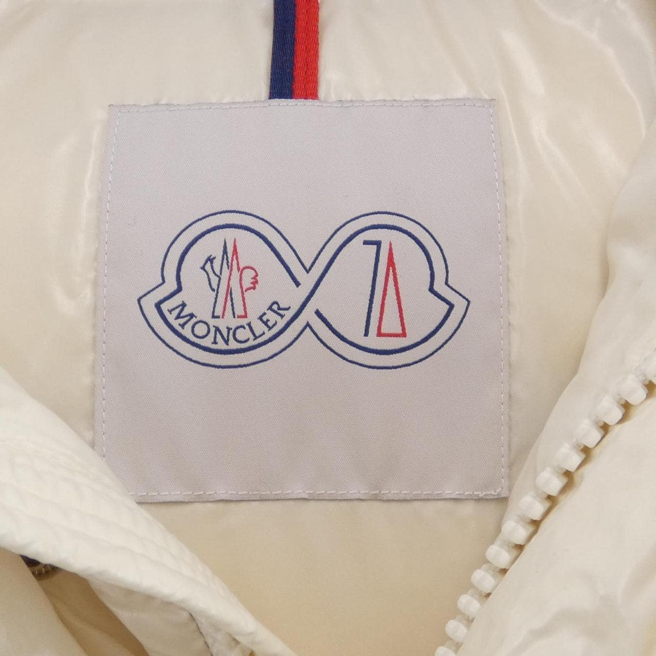 モンクレール MONCLER ダウンジャケット