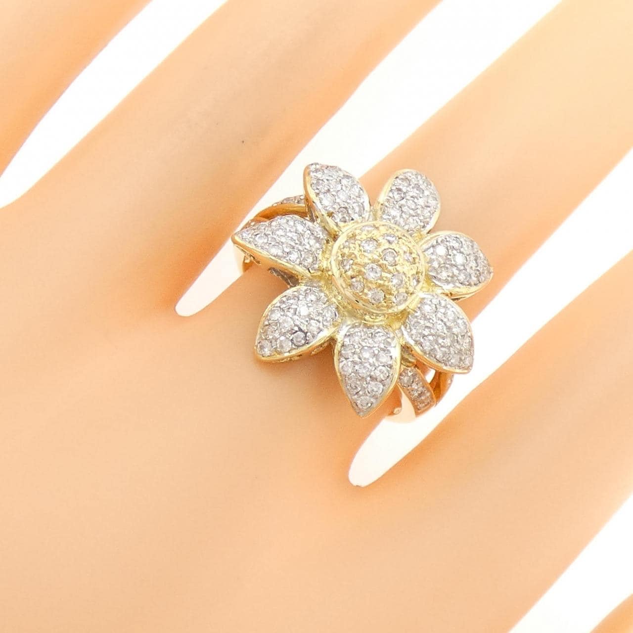 K18YG/K18WG フラワー ダイヤモンド リング 0.78CT