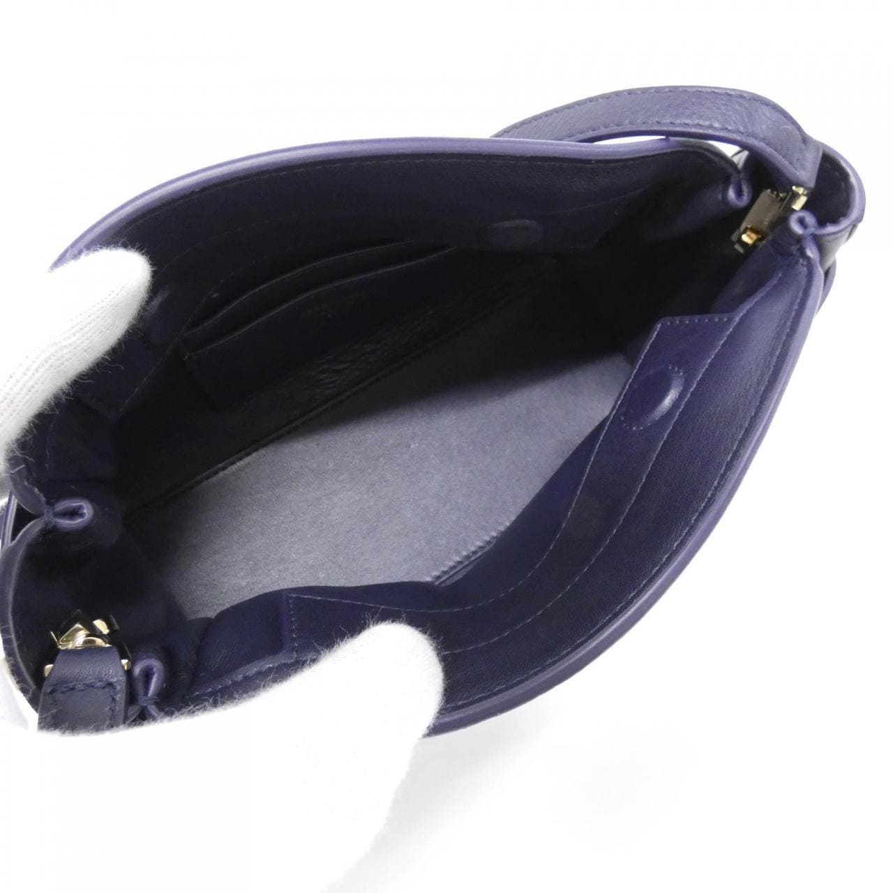 [BRAND NEW] SALVATORE FERRAGAMO HUG 21 5974 Shoulder Bag