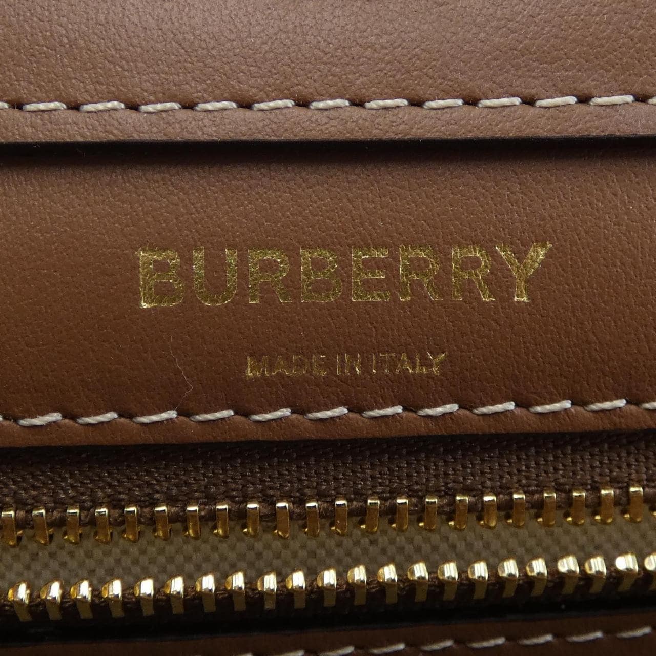 BURBERRY包