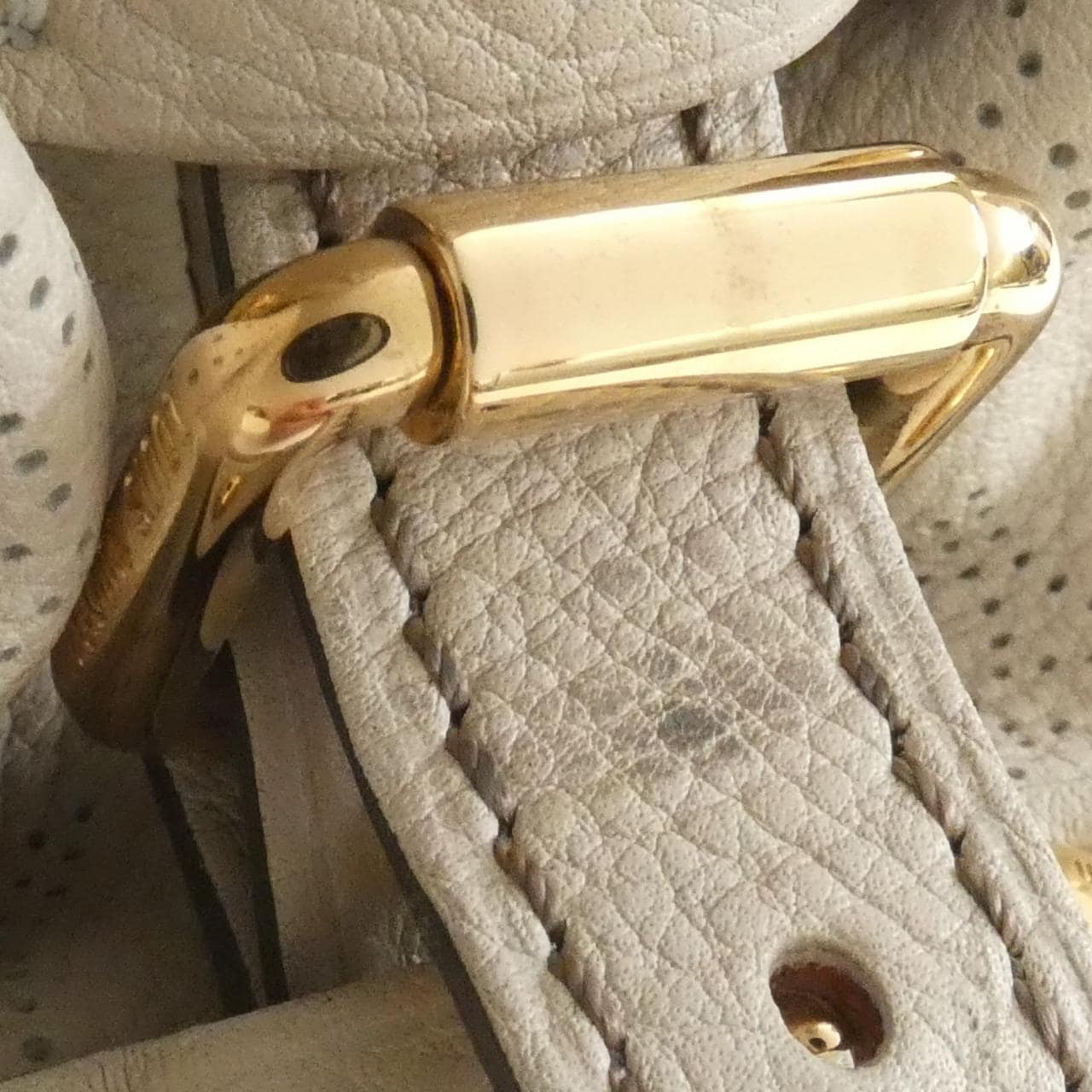 ルイヴィトン マヒナ XXL M95546 ショルダーバッグ