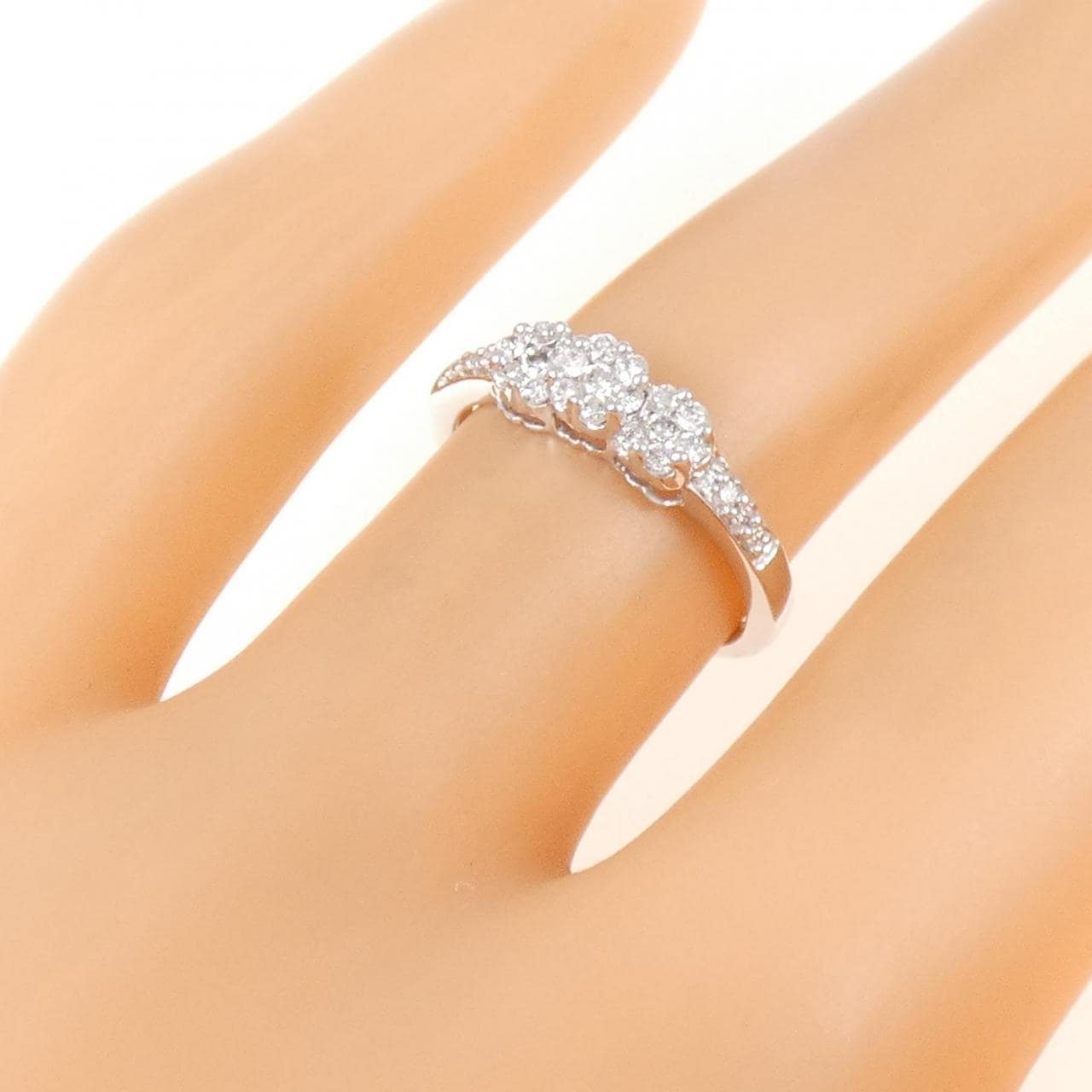 K18WG フラワー ダイヤモンド リング 0.25CT